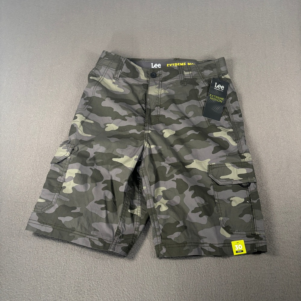 Lee Extreme Motion Cargo Shorts Mens Size 30 Woodland Camo 102187026